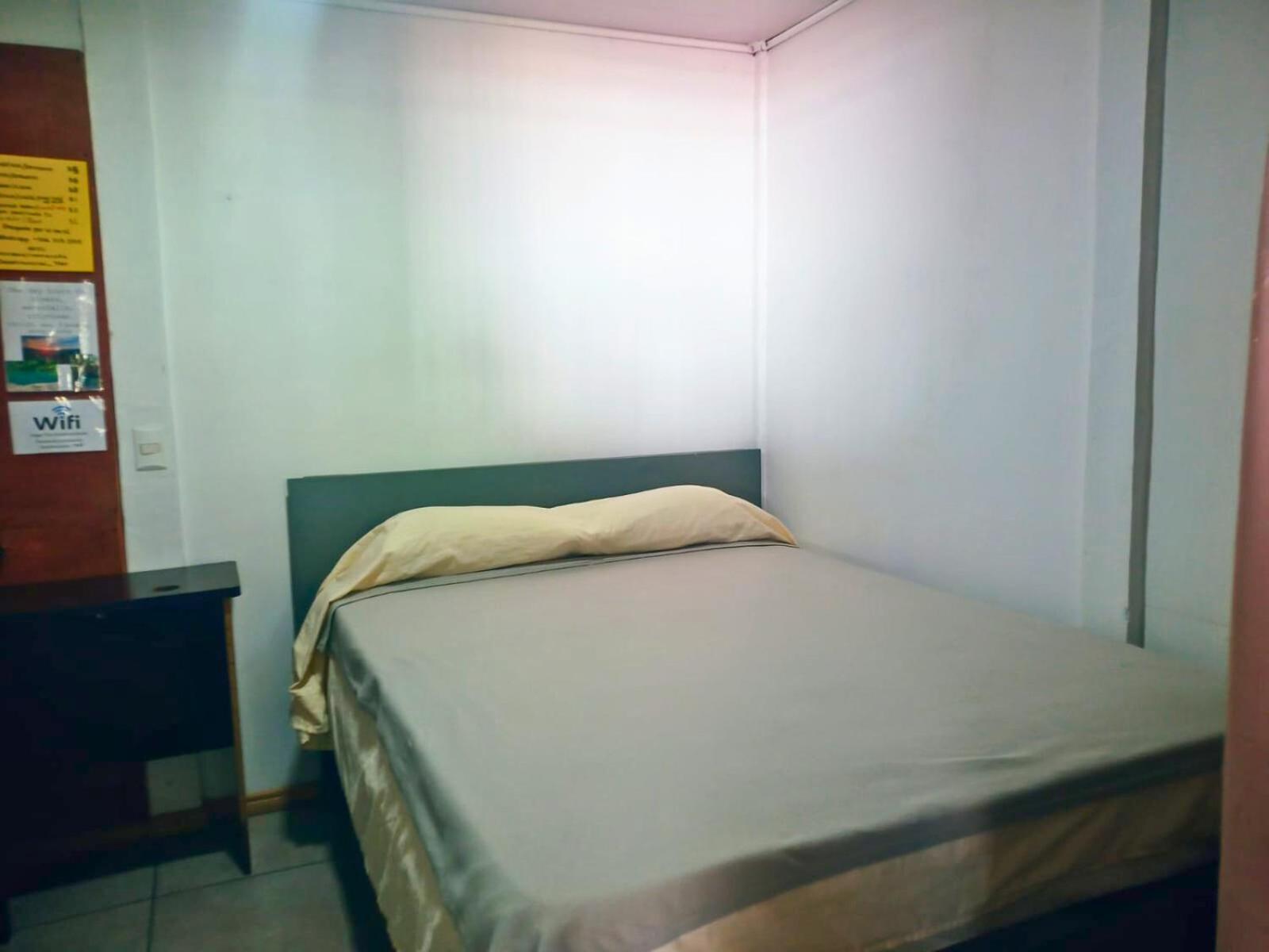 Hogar Tico-Estadounidense Cerca De Aeropuerto アラフエラ エクステリア 写真